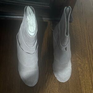 Women's Gray Suede Slouch Ankle Booties